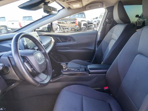 Used 2024 Toyota Prius LE FWD image 17