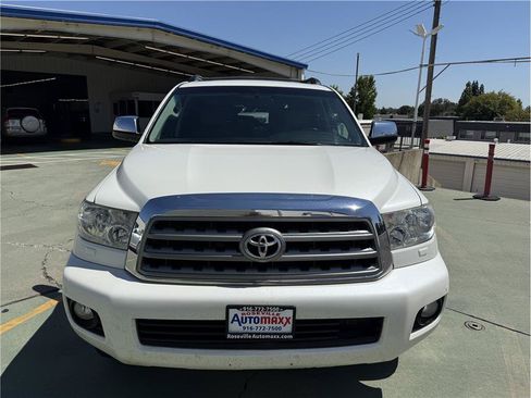 Used 2015 Toyota Sequoia Platinum AWD/4WD image 3