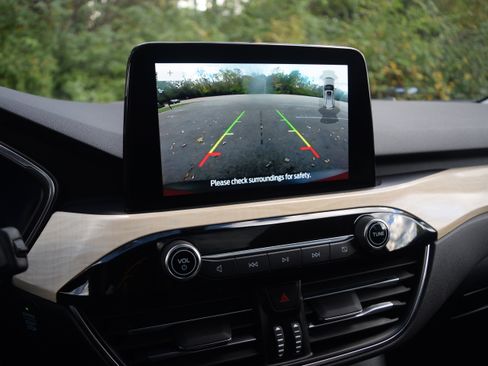 Certified 2022 Ford Escape Titanium w/ Titanium Premium Package image 10