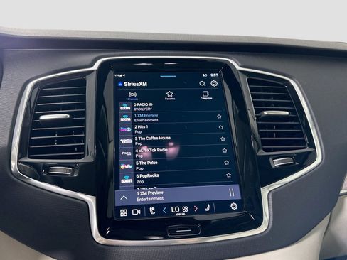 New 2025 Volvo XC90 T8 Plus w/ Protection Package Premier image 10