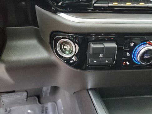 Used 2025 GMC Sierra 1500 SLT w/ SLT Premium Package image 24