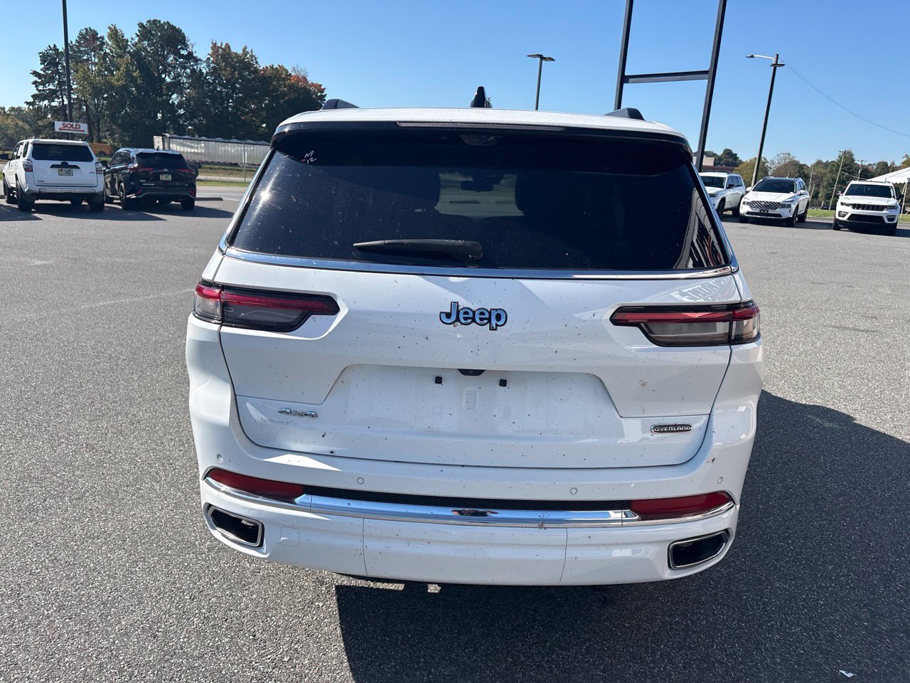 Used 2023 Jeep Grand Cherokee L Overland w/ Luxury Tech Group IV AWD/4WD image 8