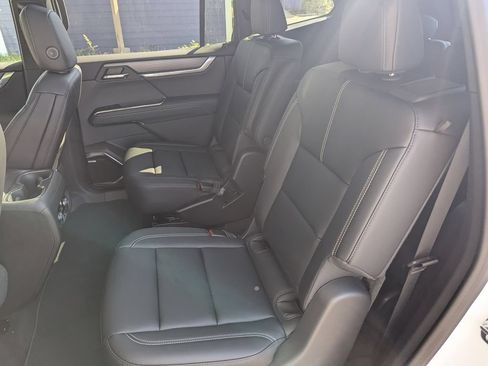 Used 2026 GMC Acadia Elevation w/ Black Edition FWD image 31