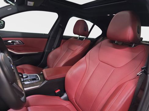 Used 2022 BMW 330i Sedan w/ M Sport Package image 17