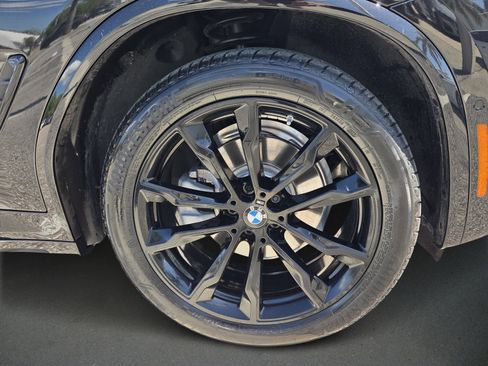 Used 2025 BMW X4 xDrive30i image 9