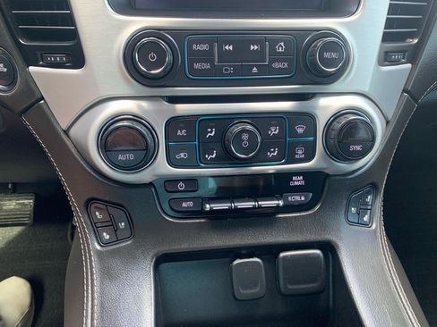 Used 2020 GMC Yukon XL SLT AWD/4WD image 30