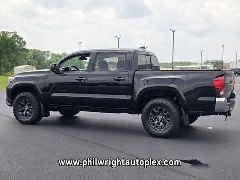 Used 2022 Toyota Tacoma SR5 w/ SR5 Appearance Package (SM) RWD image 5