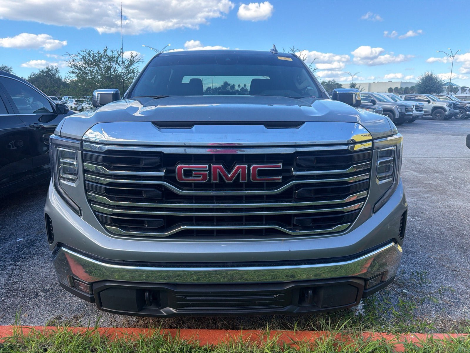 Used 2026 GMC Sierra 1500 SLT AWD/4WD image 2