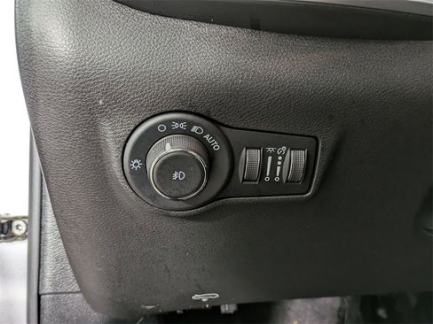 Certified 2025 Jeep Compass Limited image 14