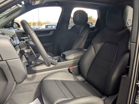 New 2026 Porsche Cayenne AWD/4WD image 5