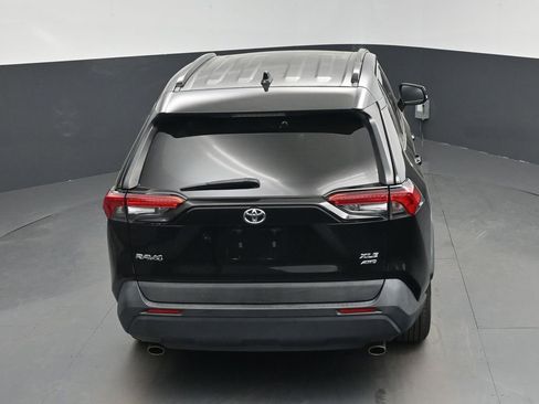 Used 2021 Toyota RAV4 XLE w/ Convenience Package image 25