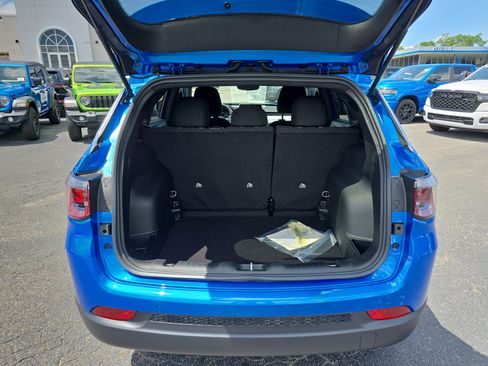 New 2025 Jeep Compass Sport image 3