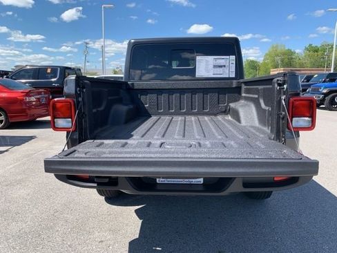 New 2025 Jeep Gladiator Sport image 23