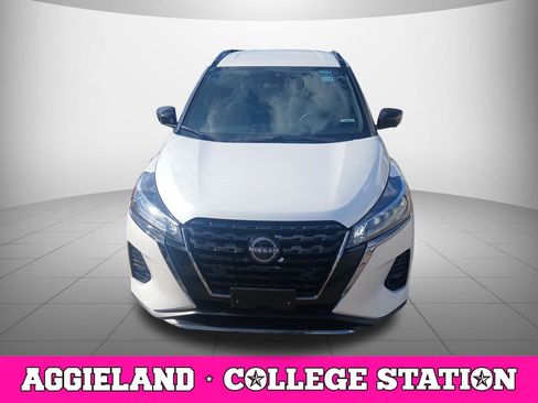 Used 2024 Nissan Kicks SR w/ SR Premium Package image 5