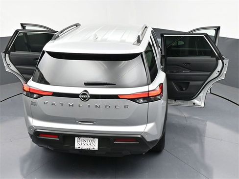 Used 2025 Nissan Pathfinder SV image 46