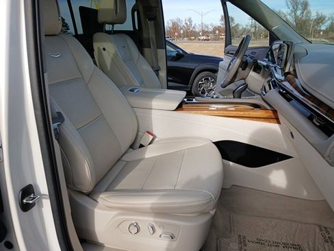 Used 2021 Cadillac Escalade Premium Luxury Platinum image 23