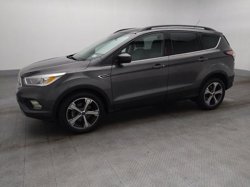 Used 2017 Ford Escape SE w/ Equipment Group 201A image 2