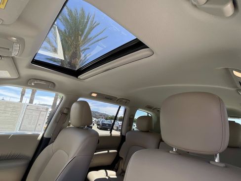 Used 2022 Nissan Armada SL RWD image 2