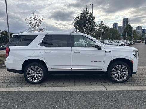 Used 2023 GMC Yukon Denali AWD/4WD image 4