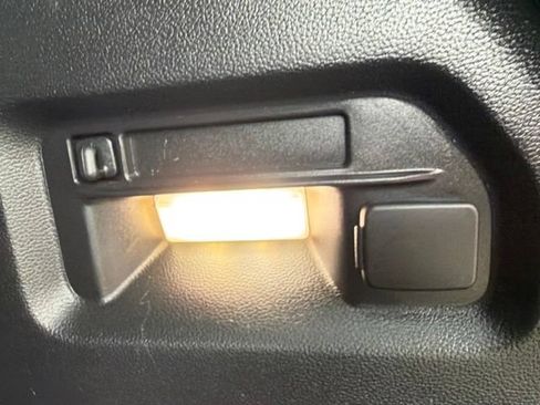 Used 2023 Ford Explorer XLT w/ Equipment Group 202A AWD/4WD image 13