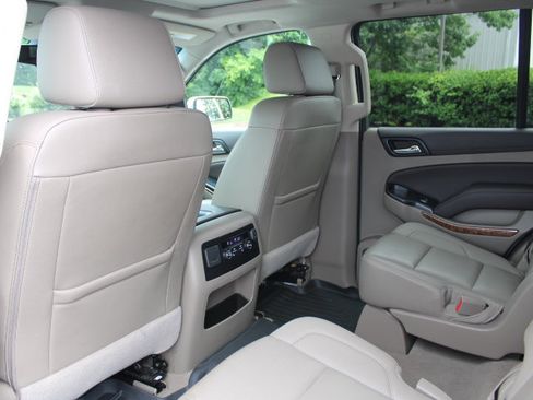 Used 2019 Chevrolet Tahoe Premier AWD/4WD image 27