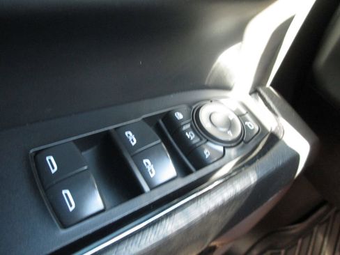 Used 2025 GMC Sierra 2500 AT4X w/ AT4X AEV Edition image 32