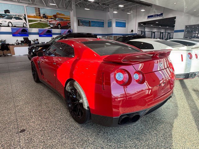 Used 2009 Nissan GT-R Premium AWD/4WD image 4
