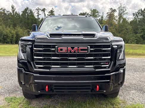Used 2024 GMC Sierra 2500 AT4 w/ AT4 Premium Plus Package AWD/4WD image 3
