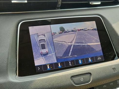 Used 2019 Cadillac XT4 Premium Luxury w/ Enhanced Visibility Package FWD image 16