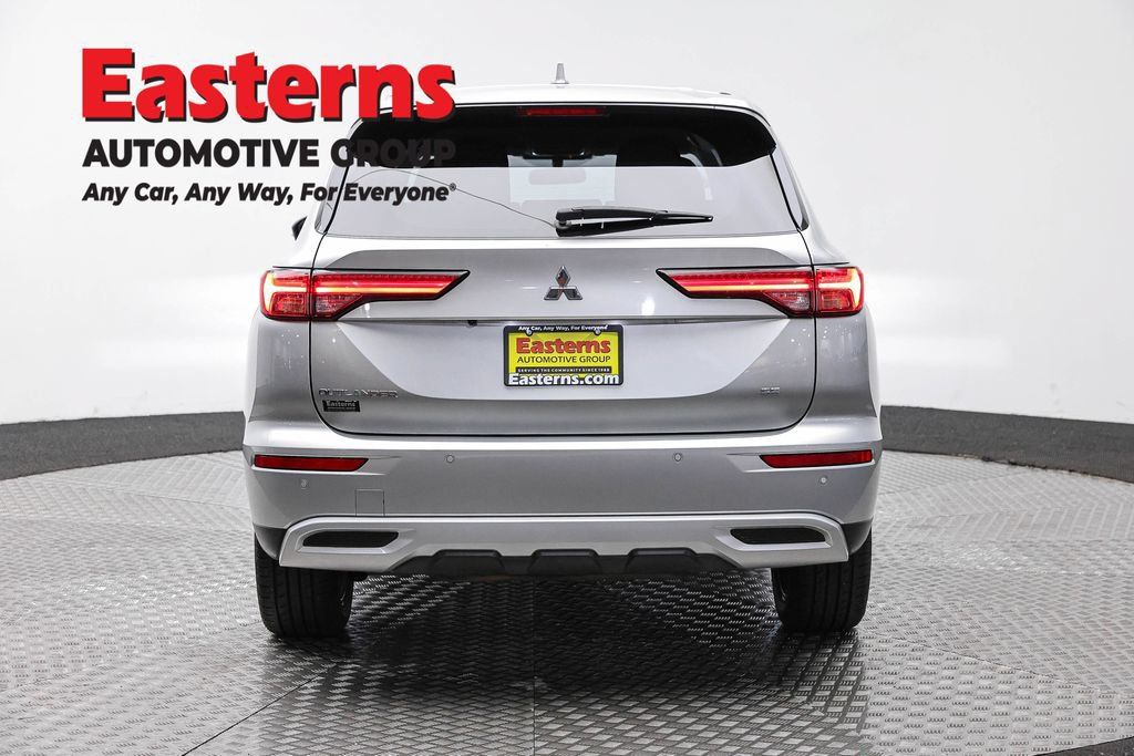 Used 2024 Mitsubishi Outlander SE AWD/4WD image 6