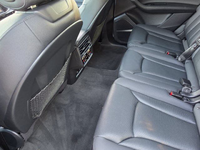 Used 2023 Audi Q7 3.0T Premium Plus w/ Premium Plus Package AWD/4WD image 18