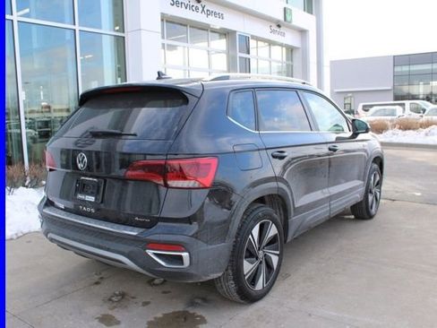 Used 2024 Volkswagen Taos SE image 6
