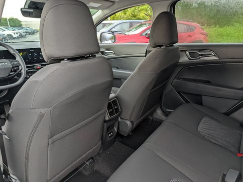 New 2027 Kia Sportage LX FWD image 24