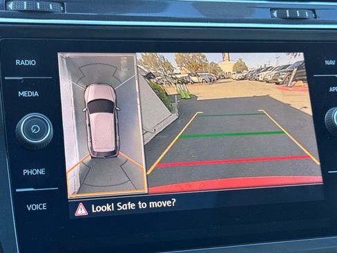 Used 2018 Volkswagen Tiguan SEL Premium w/ 3rd Row Seat Package AWD/4WD image 21