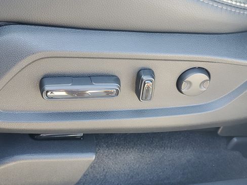 Certified 2025 Honda Pilot Touring image 20