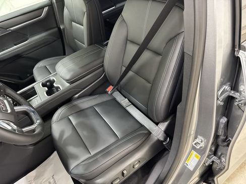 New 2026 GMC Acadia Elevation w/ Elevation Premium Package FWD image 19