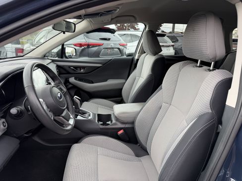 Used 2023 Subaru Outback Premium AWD/4WD image 9