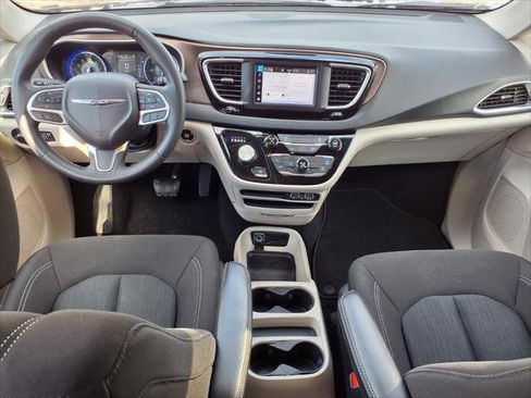 Certified 2024 Chrysler Voyager LX image 20