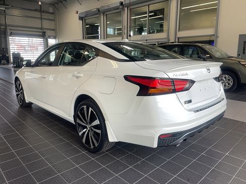Used 2019 Nissan Altima 2.5 SR w/ SR Premium Package AWD/4WD image 15
