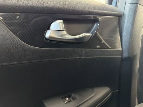 Used 2023 Kia Forte GT-Line image 39