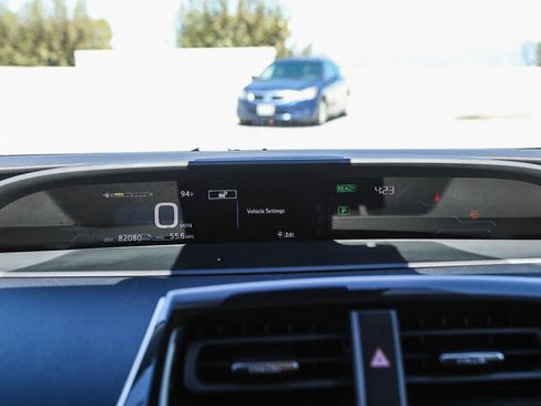 Certified 2019 Toyota Prius Prime Plus FWD image 22