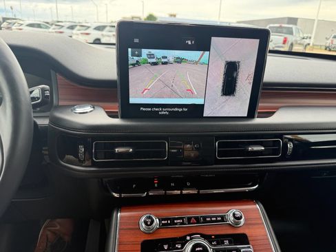 Used 2022 Lincoln Aviator Reserve w/ Equipment Group 201A AWD/4WD image 16