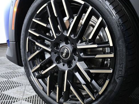 Certified 2025 MINI Cooper 2-Door Hardtop image 31