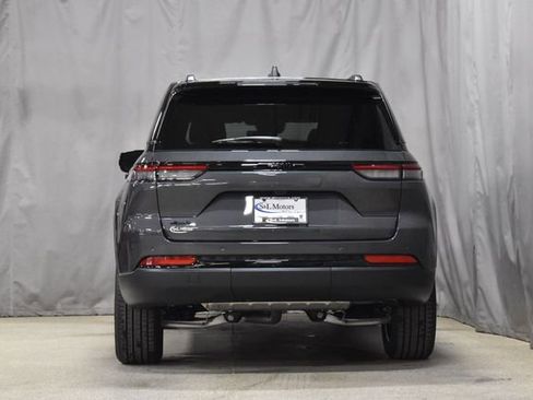 New 2025 Jeep Grand Cherokee Limited w/ Trailer Tow Package image 8