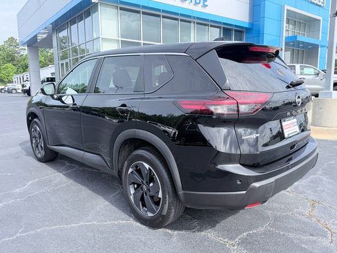 Used 2025 Nissan Rogue SV AWD/4WD image 7