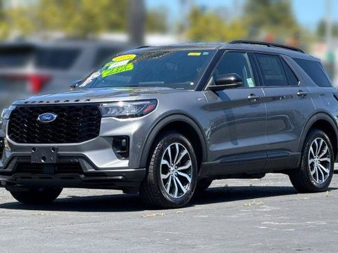 Certified 2025 Ford Explorer ST-Line AWD/4WD image 34