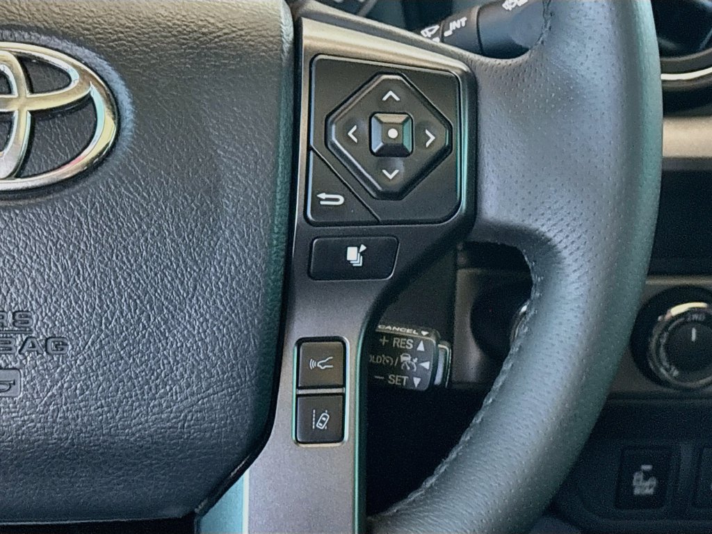 Used 2019 Toyota Tacoma TRD Off-Road AWD/4WD image 12
