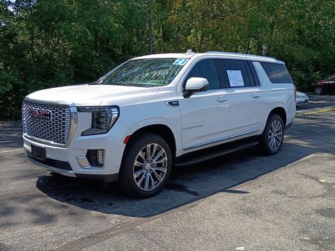 Used 2021 GMC Yukon XL Denali AWD/4WD image 7