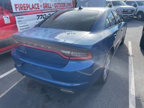 Used 2022 Dodge Charger SXT image 3