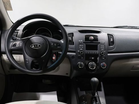 Used 2010 Kia Forte EX image 16